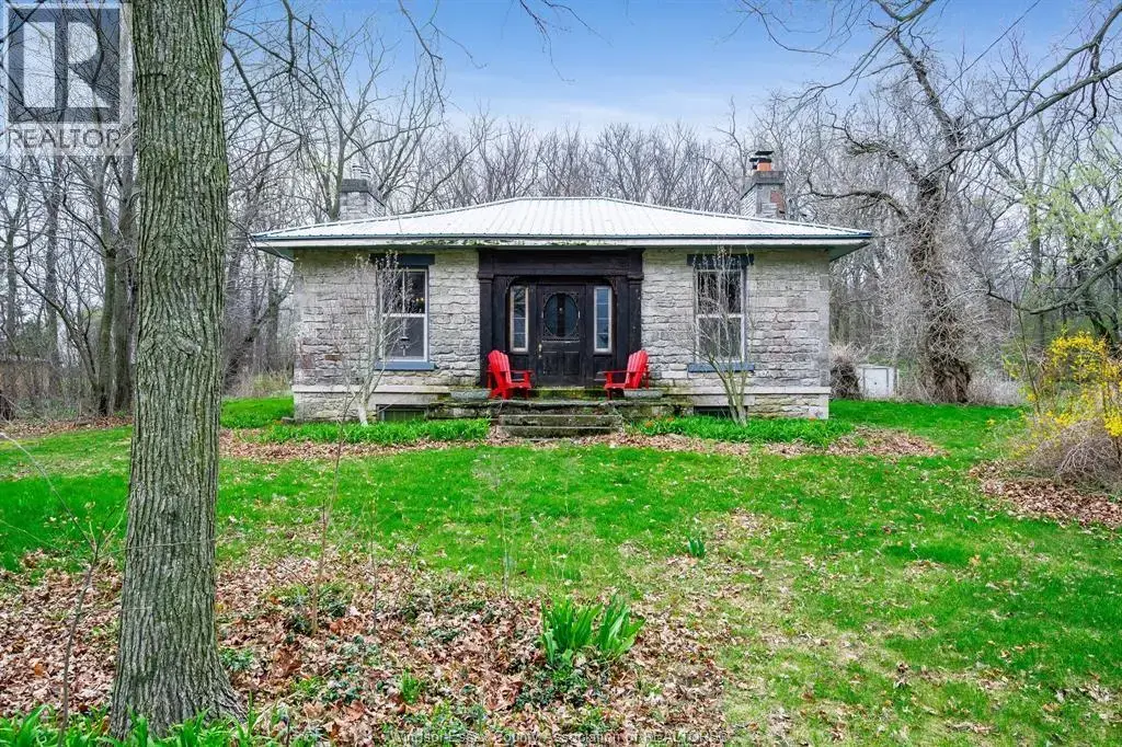 170 North Shore Road, Pelee Island